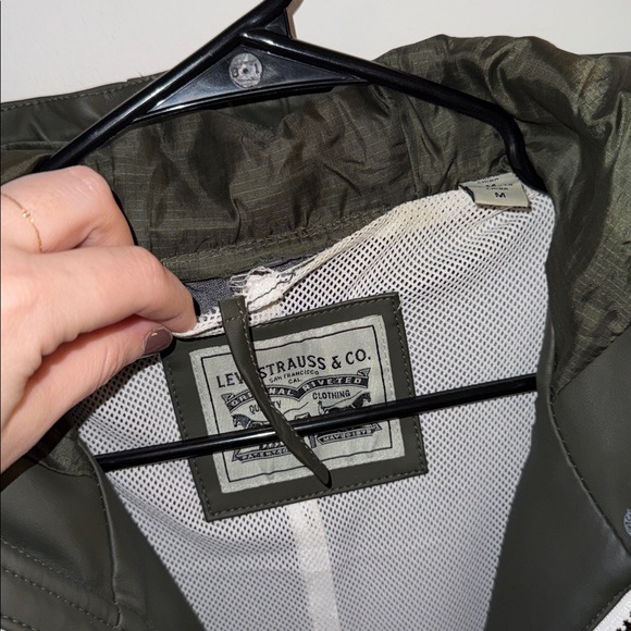 LEVI’S Raincoat - Picture 5 of 7